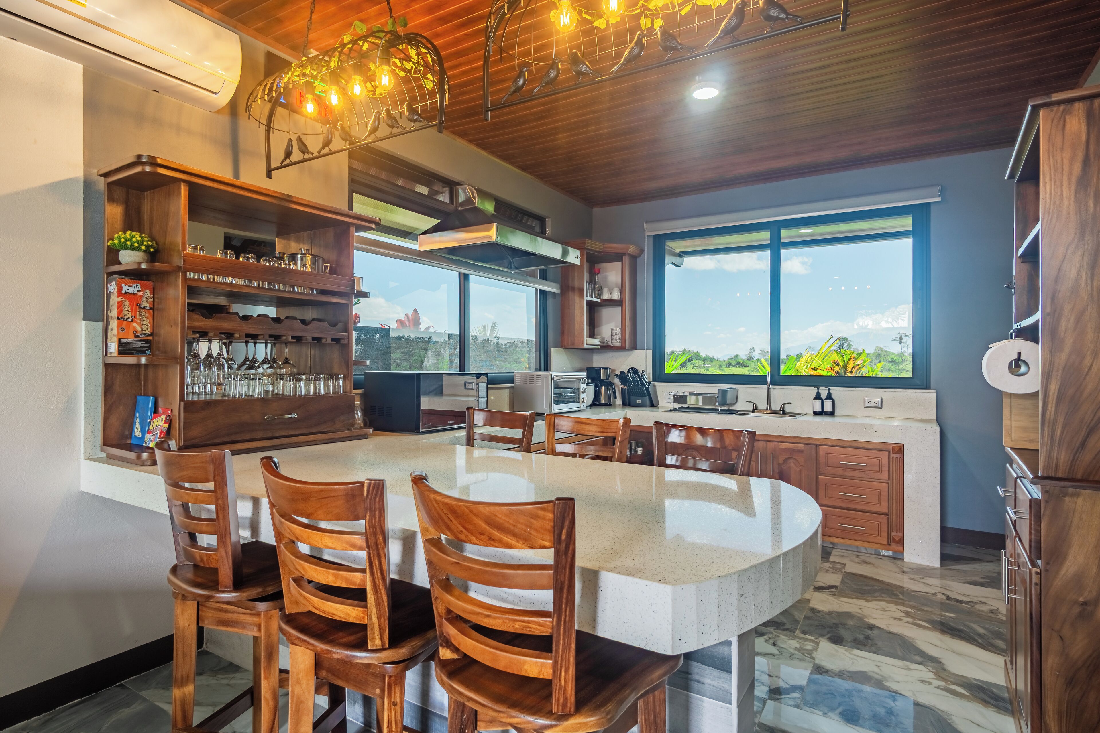 冰箱、微波炉、茶具/咖啡用具、烤面包机