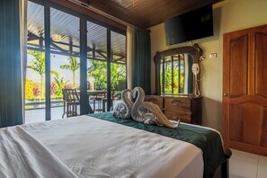 2 Schlafzimmer, Schreibtisch, Reisekinderbett, kostenloses WLAN