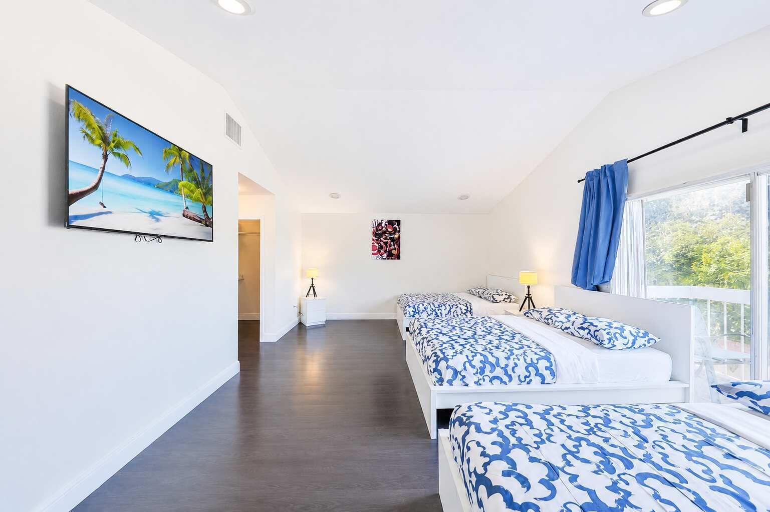 6 bedrooms, iron/ironing board, travel crib, free WiFi