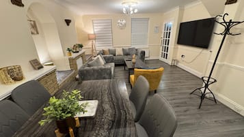 Superior House | Living area