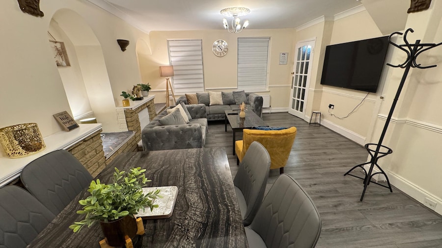 3BR ハウス ウィズ フリー WiFi オール オーバー UK