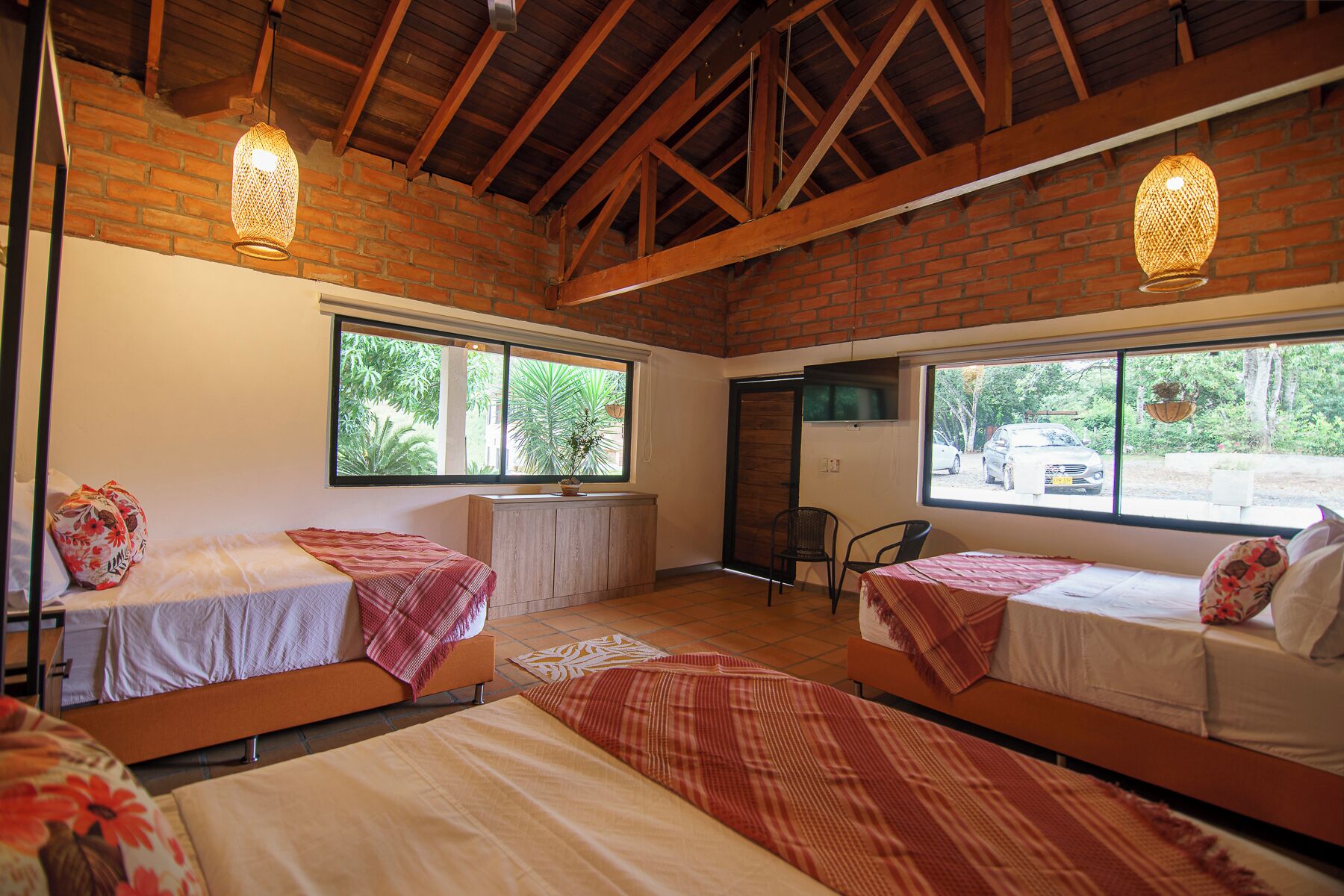 Familjerum - utsikt mot trädgården | Utsikt från rummet