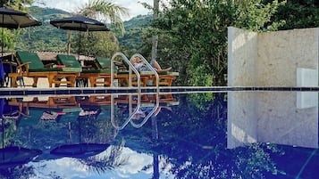 2 piscinas al aire libre