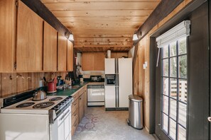 Room, 1 Bedroom, Smoking, Balcony | Interior
