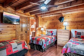 7 chambres, bureau, fer et planche à repasser, lit parapluie