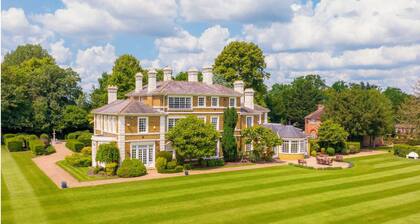 Country Estate Property Near Windsor Castle-Former Home of Geri Halliwell