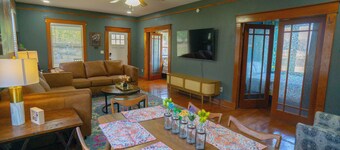 Blue house on 5th! Arcade room, fire pit, privacy fenced yard, and more!! 