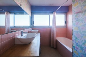 Hair dryer, towels, toilet paper - Cosy house in Les Abatilles, beach 1 km away (Arcachon)