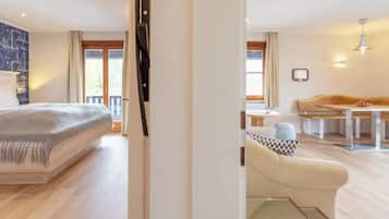 Comfort Apartment, Lake View | Living area