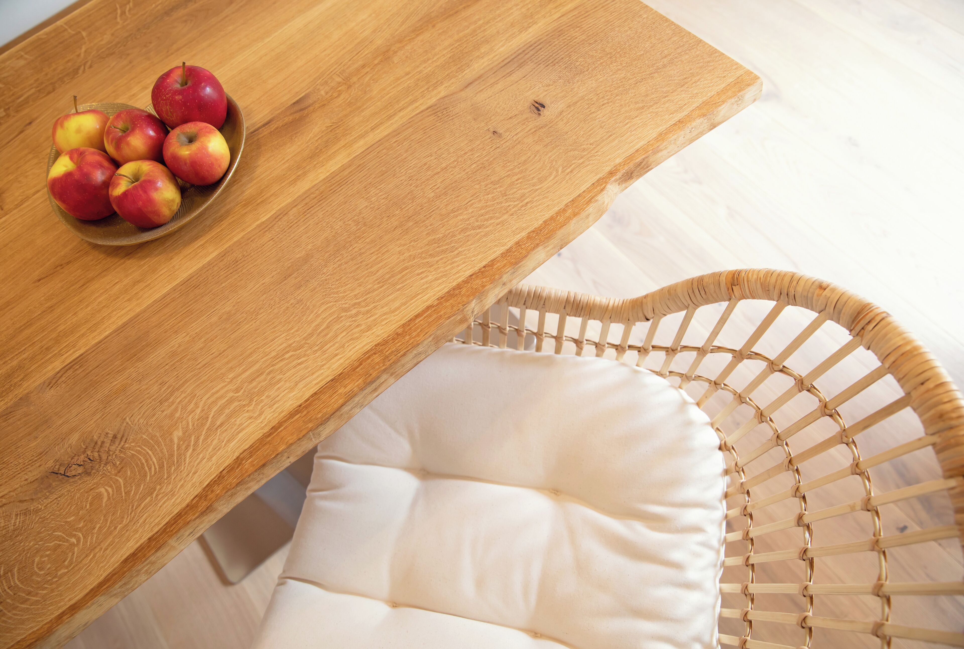 Comfort-Apartment, Seeblick | Essbereich im Zimmer
