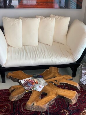 Smart TV, books, offices