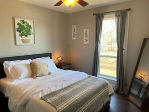 3 habitaciones, escritorio, tabla de planchar con plancha y wifi 