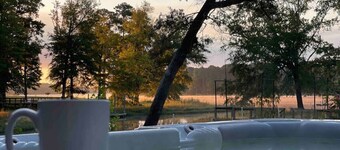 Kraken Cove (Hot tub)