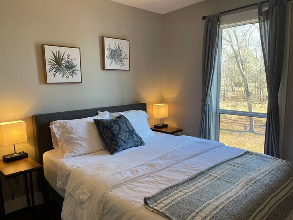 3 habitaciones, escritorio, tabla de planchar con plancha y wifi 