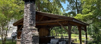 Morninglow Cottage *LAKE FRONT*