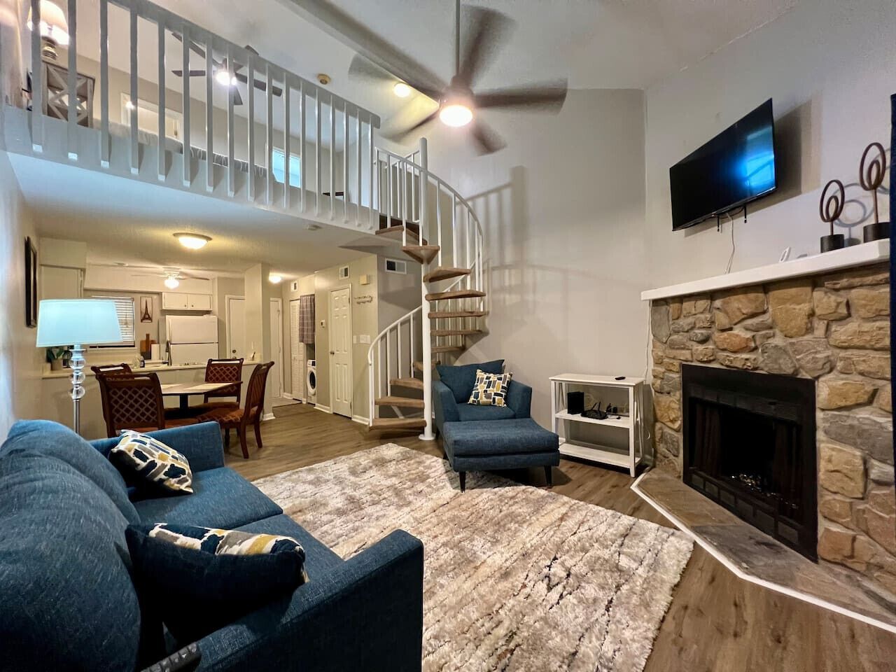 TV connectée, cheminée