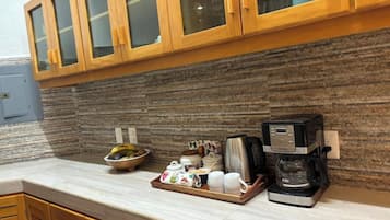Talheres/pratos/utensílios de cozinha, toalhas de papel