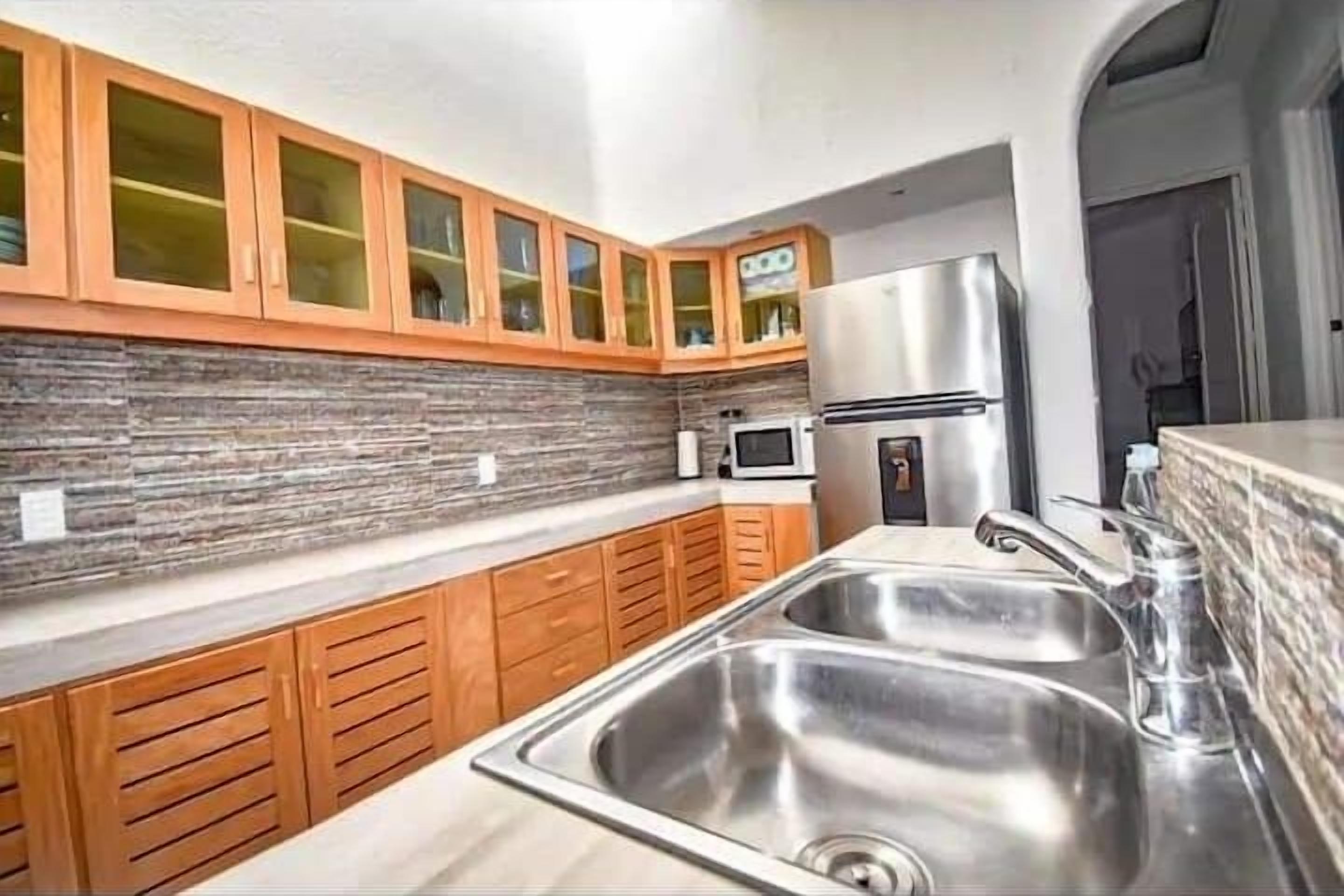 Kochgeschirr/Geschirr/Besteck, Küchenrolle