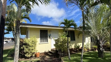 Deluxe Studio, 1 Queen Bed | Exterior