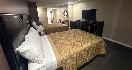 Magnolia Bay Hotel & Suites