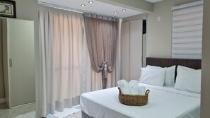 2 bedrooms, desk, iron/ironing board, WiFi - Casa da Miss-Apt Pool View (Estreito Florianópolis)