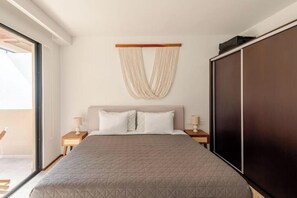 In-room safe, iron/ironing board, free WiFi, bed sheets