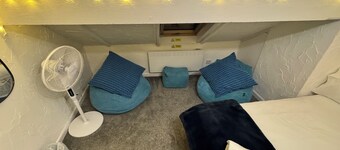 Kitty Cottage - Blackpool Home - Warm & Welcoming! Dogs most welcome!