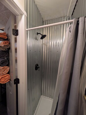 Towels, soap, shampoo, toilet paper
