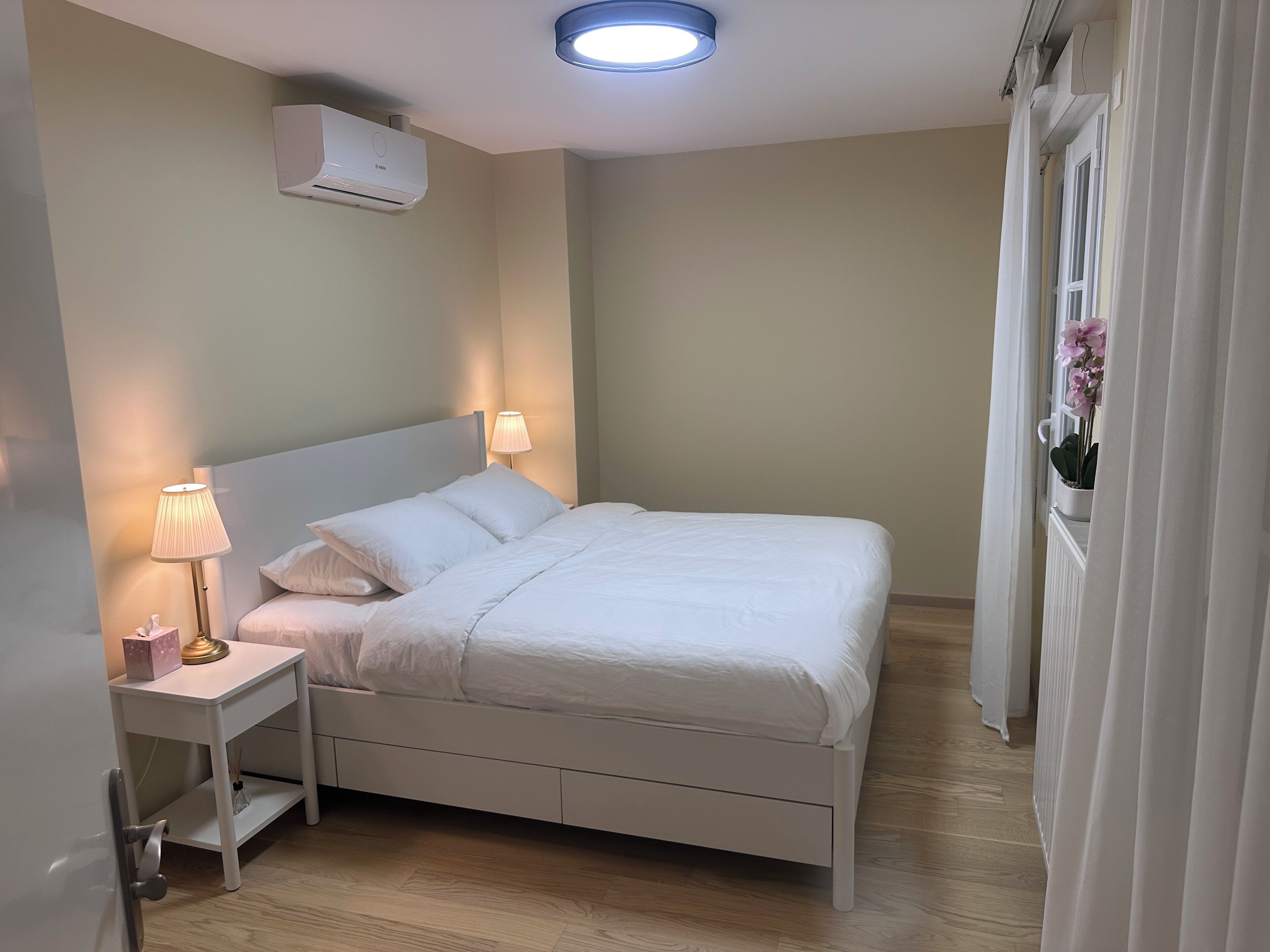 4 chambres, fer et planche à repasser, Wi-Fi, draps fournis