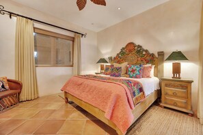 2 Schlafzimmer, Schreibtisch, Bügeleisen/Bügelbrett, Reisekinderbett