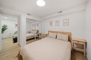 2 bedrooms, WiFi, bed sheets