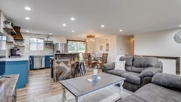 Smart TV, fireplace, DVD player, books