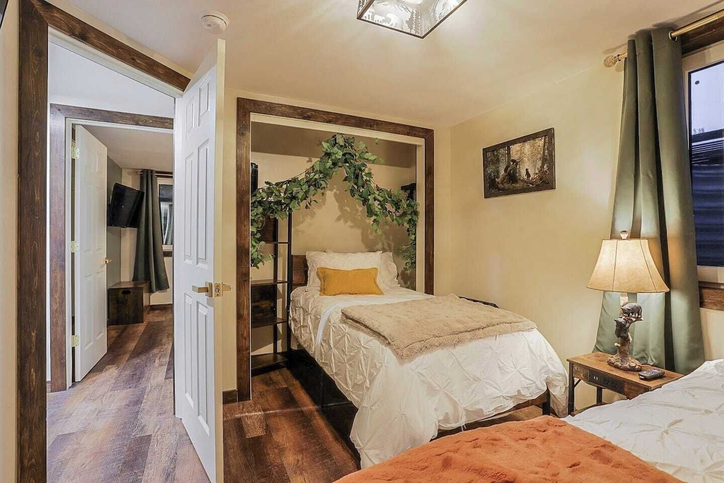 3 bedrooms, iron/ironing board, travel crib, free WiFi