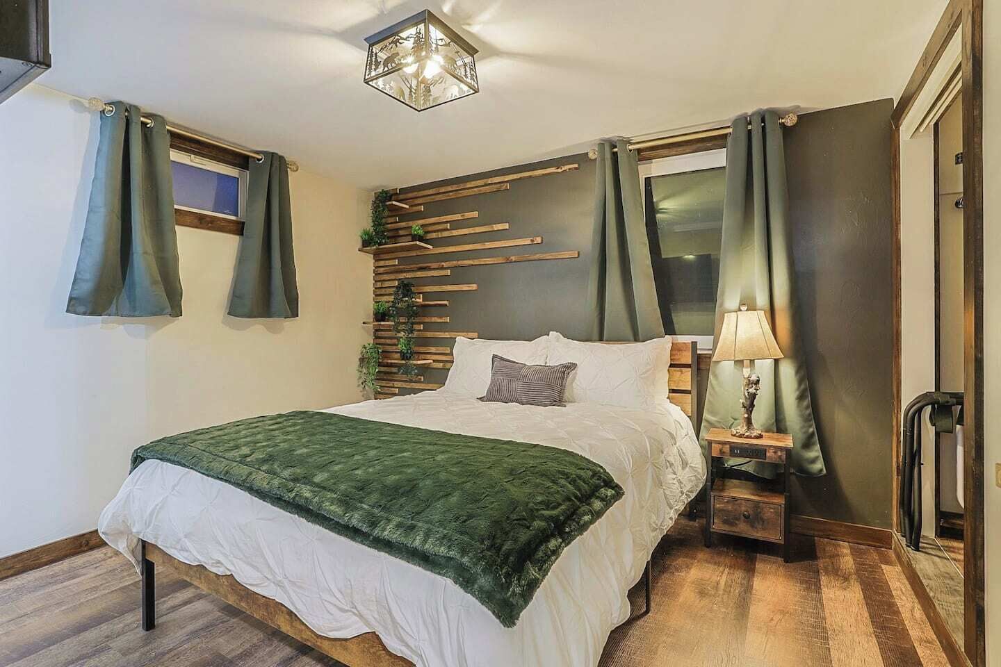 3 slaapkamers, een strijkplank/strijkijzer, reisbedje, gratis wifi