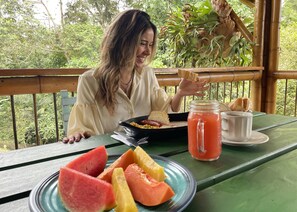 Free daily continental breakfast  - MuchoSur Filandia (Filandia)
