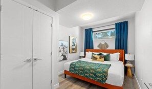 1 Schlafzimmer, Schreibtisch, Bügeleisen/Bügelbrett, Reisekinderbett