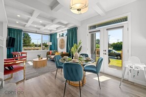 Smart-tv, bøger, kontorer