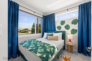 3 bedrooms, desk, iron/ironing board, travel cot