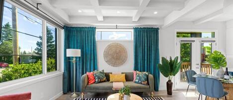 Smart TV, books, offices