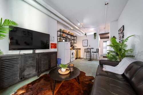 Chic & Cozy Loft | Rogers Place | LRT | Jasper Ave