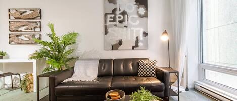 تلفزيون ذكي، كُتُب، مكتب