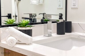 Haartrockner, Handtücher