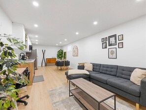 Smart TV, books, offices