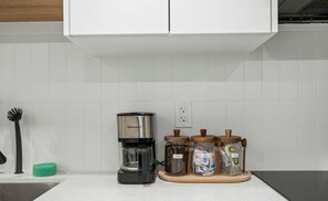 Fridge, microwave, stovetop, dishwasher