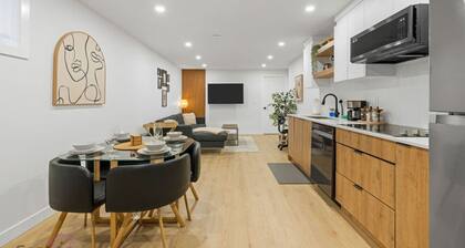 The Suite Escape | 2 BD | Near WEM & DT | Sleeps 5