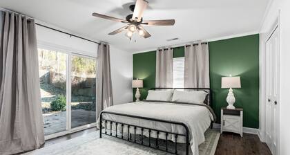 Cave Springs Country Home Close to Everything NWA Has to Offer