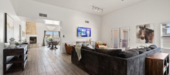 4BR Home w/ Mountain Views, Pool, Spa, Firepit & Gazebo