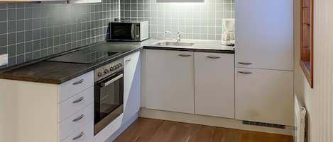 Réfrigérateur, plaque de cuisson, lave-vaisselle, cafetiÚre/bouilloire