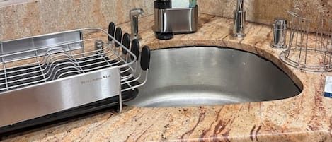 Cookware/dishes/utensils