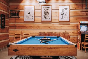 Games room - Modern luxury 4 Bedroom cabin with game room, hot tub, sauna and home theater  (Laurelville)